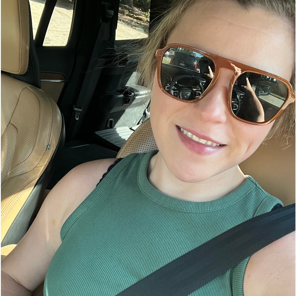 Meet your Posher, Lauren